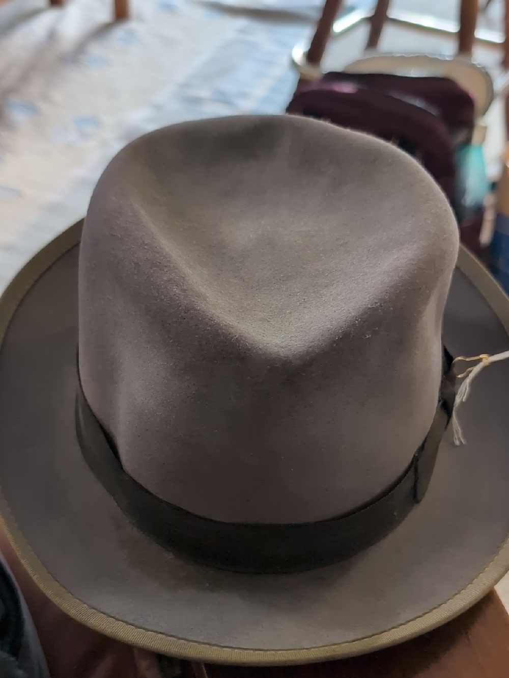 Classic Gray Knox Challenger Felt Fedora Hat with Black Band